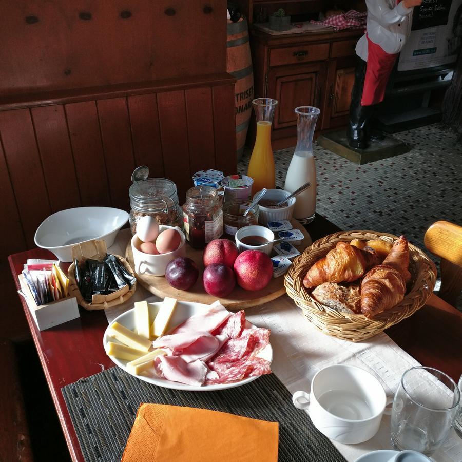 B&B Restaurant Le Pernollet Evionnaz Εξωτερικό φωτογραφία